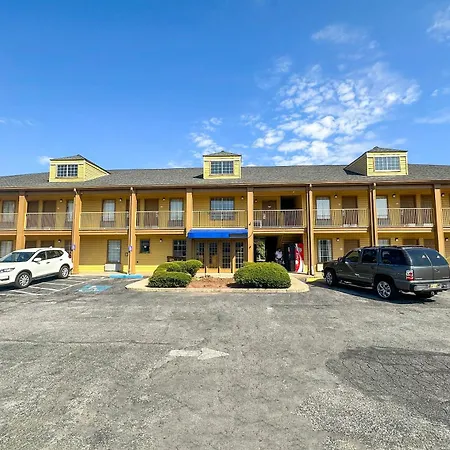 Bonita Lakes Inn By Capital O Meridian I20-3