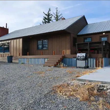 Sportsman Lodge Melrose Mt-2