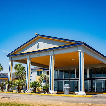 Super 8 By Wyndham Biloxi At The Beach-3