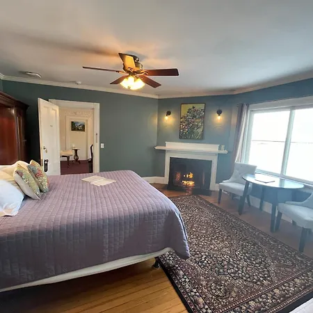 Saltair Inn Waterfront B&B-2