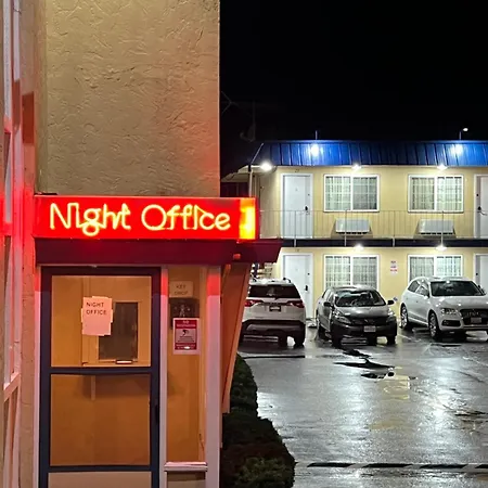 Columbus Motor Inn-3