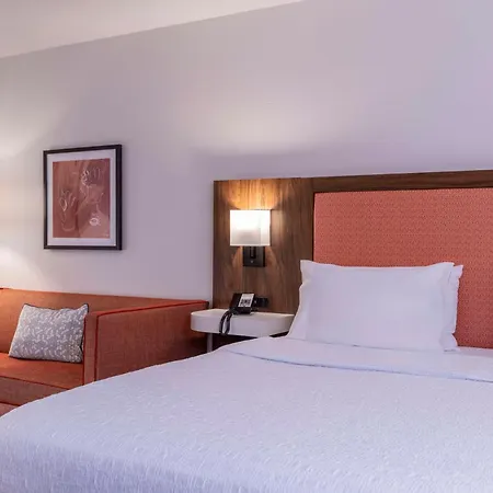 Hampton Inn & Suites St. Louis-Chesterfield-3
