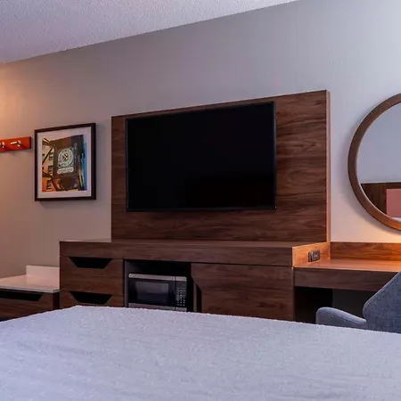 Hampton Inn & Suites St. Louis-Chesterfield-2