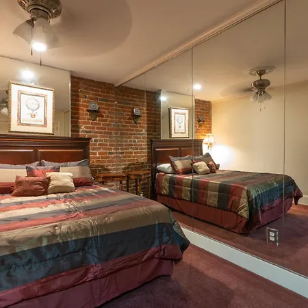 Quarter House Suites-3