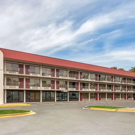 Super 8 By Wyndham Baltimore Northwest-2