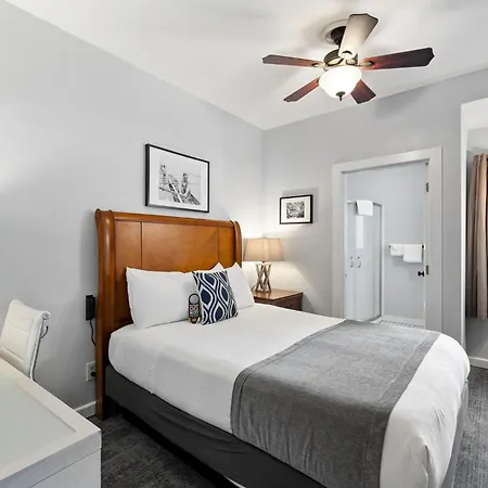 College Inn Hotel-3