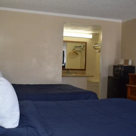 Knights Inn Farmington Hills-3