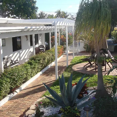 Breakaway Inn Guest House-2