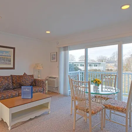 East Hampton House Resort-3