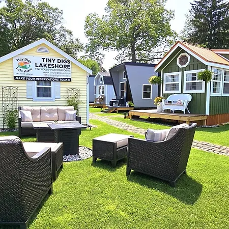 Tiny Digs Lakeshore - Tiny House Lodging-2