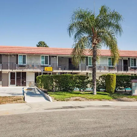 Super 8 By Wyndham Redlands/San Bernardino-3