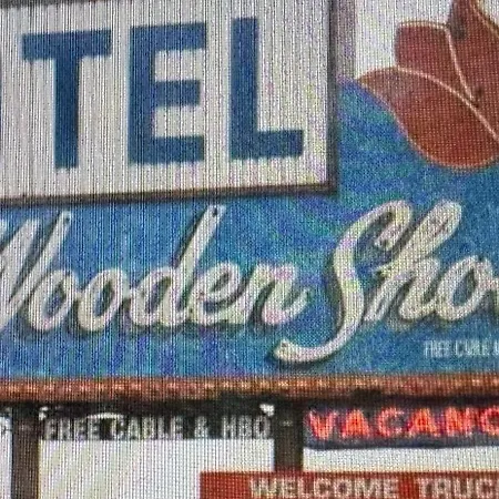 Wooden Shoe Motel-3