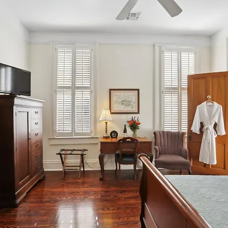 Maison Perrier Bed & Breakfast-2
