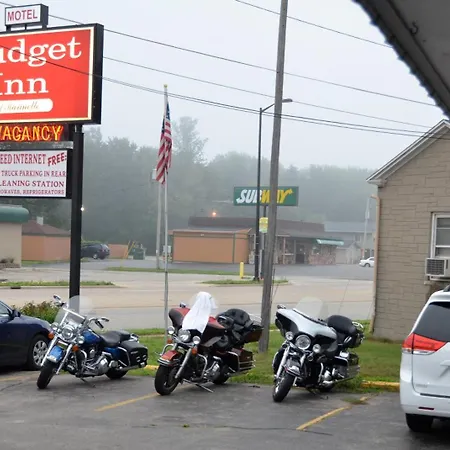Budget Inn Marinette-3