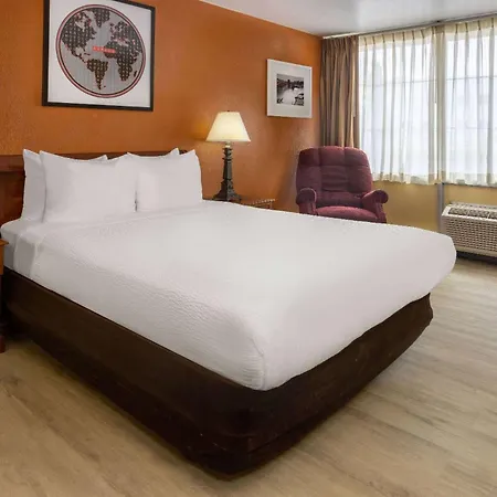Ramada By Wyndham Rome - Verona-3