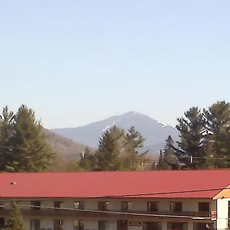 Carriage House Motor Inn-2