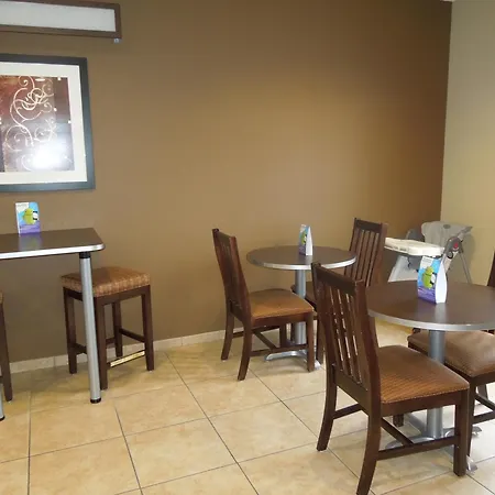 Microtel Inn & Suites By Wyndham Harrisonburg-2