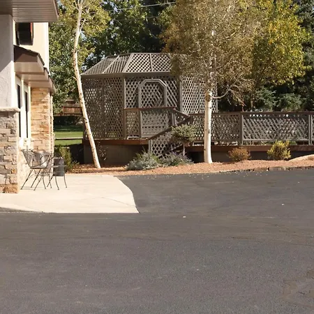 Super 8 By Wyndham Montrose-2