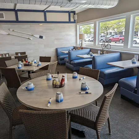 Admiral Resort Motel-2