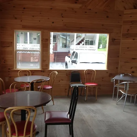 Northern Peaks Motor Inn-2