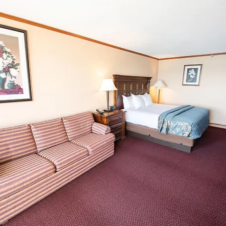 Hamilton Inn Select Beachfront Mackinaw City-2