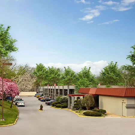 Days Inn By Wyndham Pottstown-3