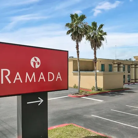 Ramada By Wyndham Jacksonville I-95 By Butler Blvd-3