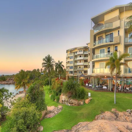 Coral Cove Apartments - Absolute Beachfront Resort Bowen-2