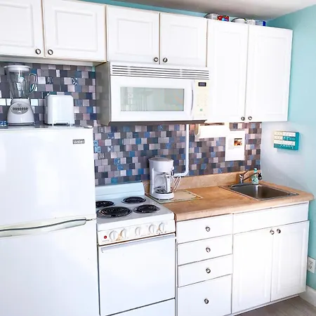 Harbour Beach Resort - Direct Oceanfront, Private Balcony !-3