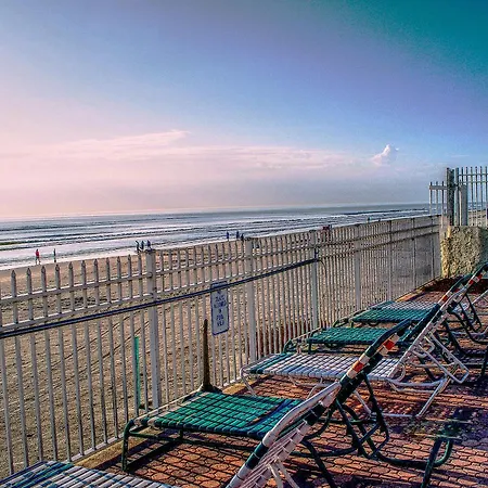 Harbour Beach Resort - Direct Oceanfront, Private Balcony !-2