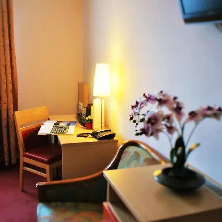 Atomis Hotel Duesseldorf City-3