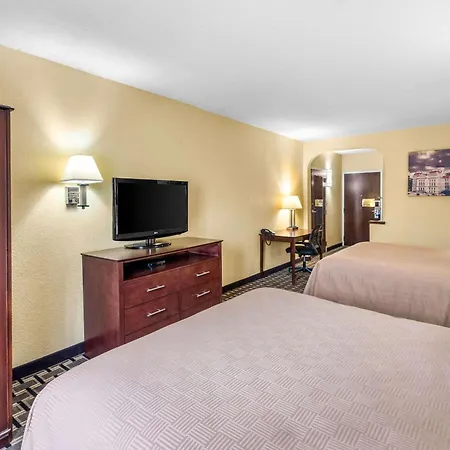 Clarion Inn & Suites Indianapolis Northwest-2