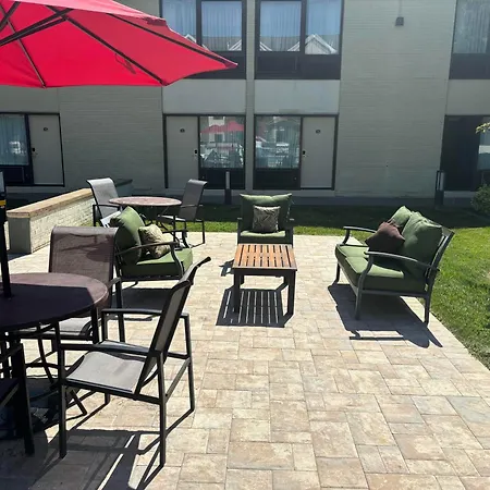 Ramada By Wyndham Newark/Wilmington-3