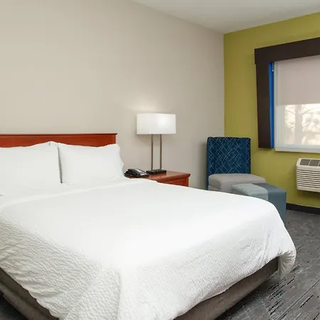 Holiday Inn Express & Suites Farmington Bloomfield By Ihg-2