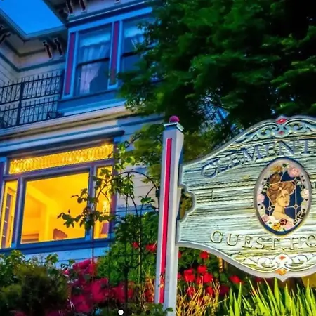 Clementine'S Guest House & Vacation Rentals-3