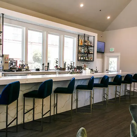 Majestic Inn And Spa-2