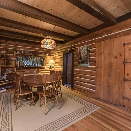 The Davies Family Inn (Adults Only)-3