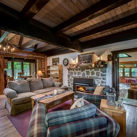 The Davies Family Inn (Adults Only)-2