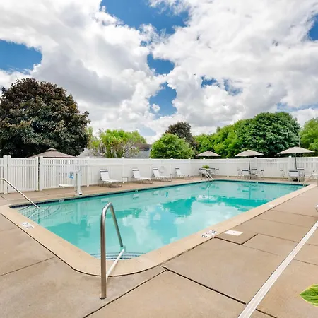 Best Western Hartford Hotel And Suites-3