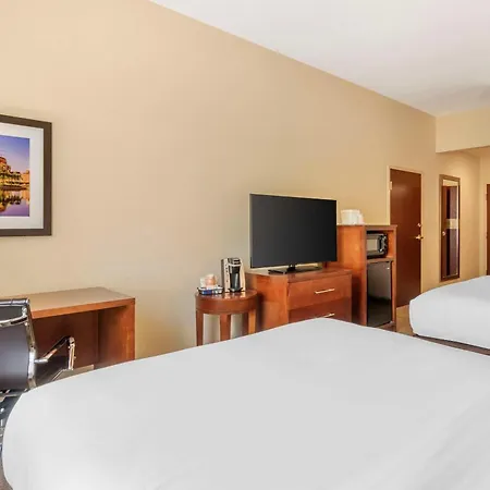 Comfort Inn & Suites Northeast - Gateway-2