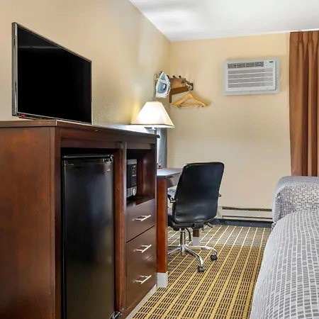 Econo Lodge La Crosse North-3