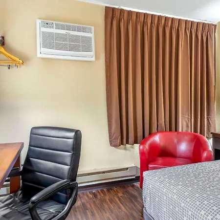Econo Lodge La Crosse North-2