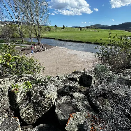 Lost Trail Resort - Riverside Rooms - Near Hot Pools-2
