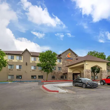 Comfort Suites Omaha East-Council Bluffs-2