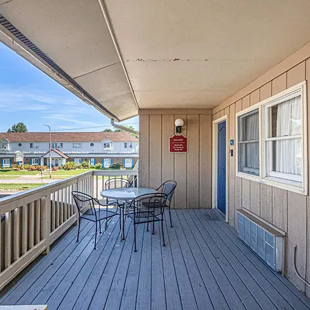 Ludington Pier House-2