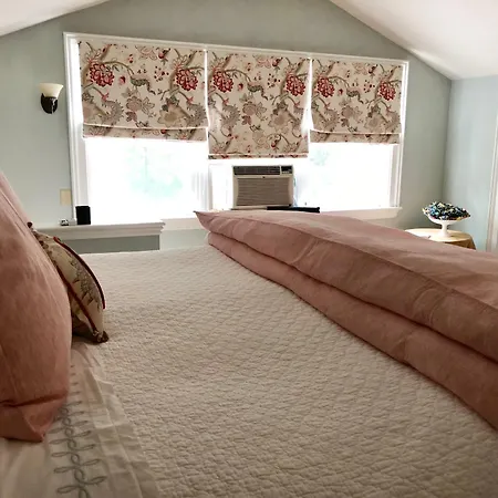 34 State "Historic Luxury Suites" Skaneateles-3