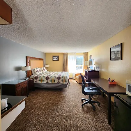 Columbia Gorge Inn-2