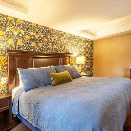 Red Coach Inn-2