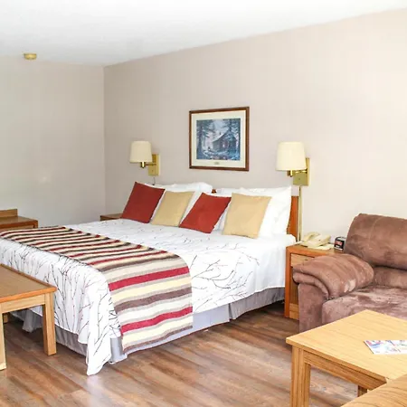 Highland Manor Inn-3