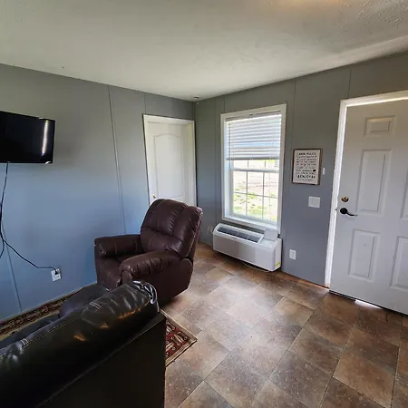Circle R Motel-2